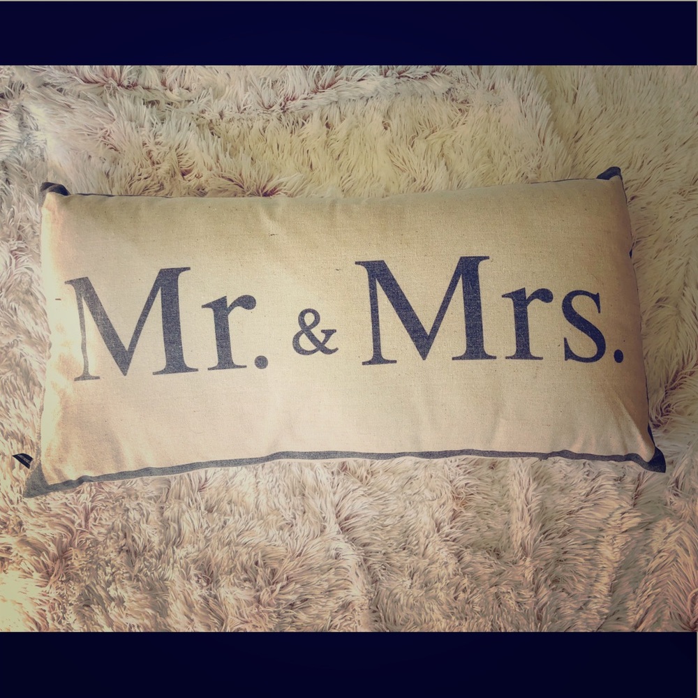 Mr & Mrs pillow